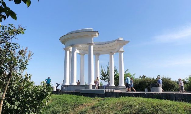 Топ-3. Де можна випити каву у Полтаві рано-вранці?