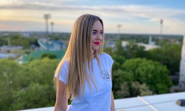 Вокал та музика від Aleksa у Villa Крокодила